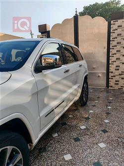 جیپ گراند شیرۆکی